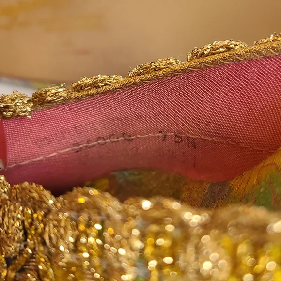 Vintage 1960's Oophies brocade slippers * gold multicolor * 7.5 N - Picture 11 of 11